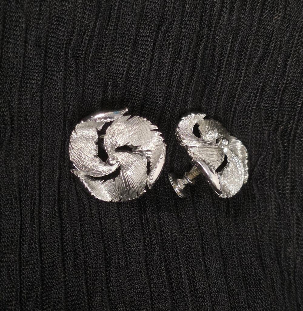 Vintage Lisner Silver Tone Swirl Clip On Screw Back Earrings Mid Century Floral